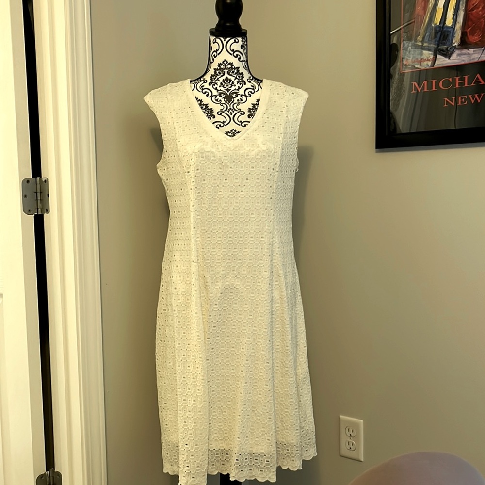 Cream lace v-neck dress